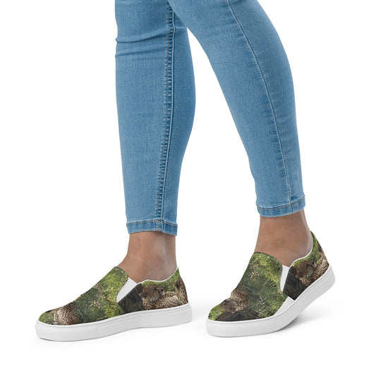 Masai Mara, Kenya Cheatah Women’s slip-on canvas shoes